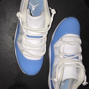 selling these jordan 11s